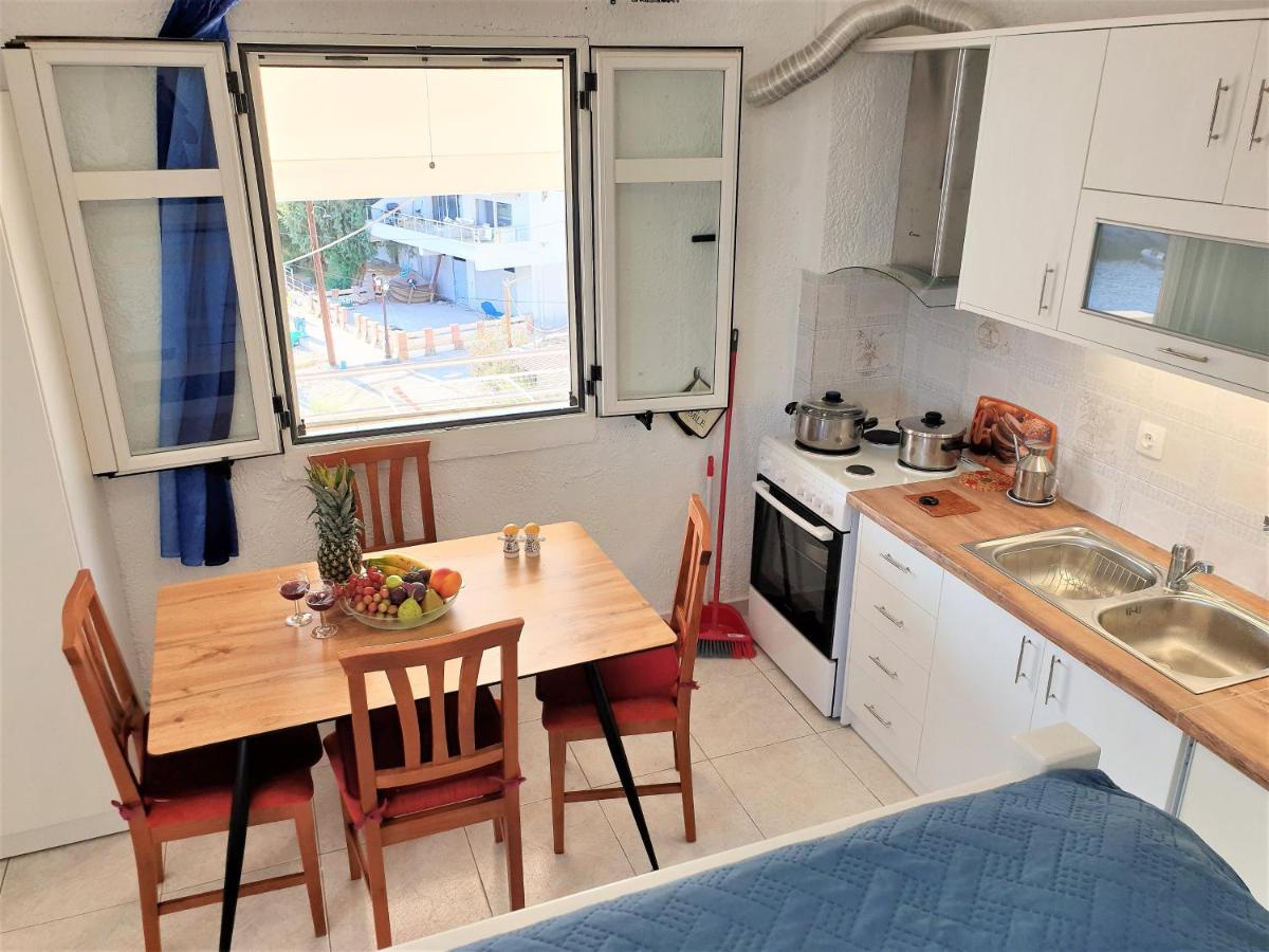 The Eagle Apartment *